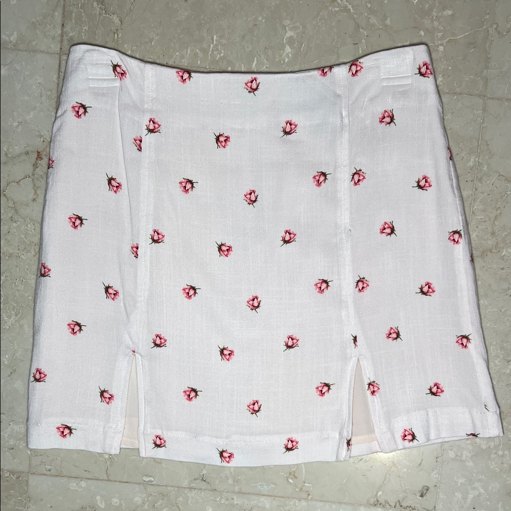 Forever 21 Light Pink Mini Skirt with Pink Floral Design